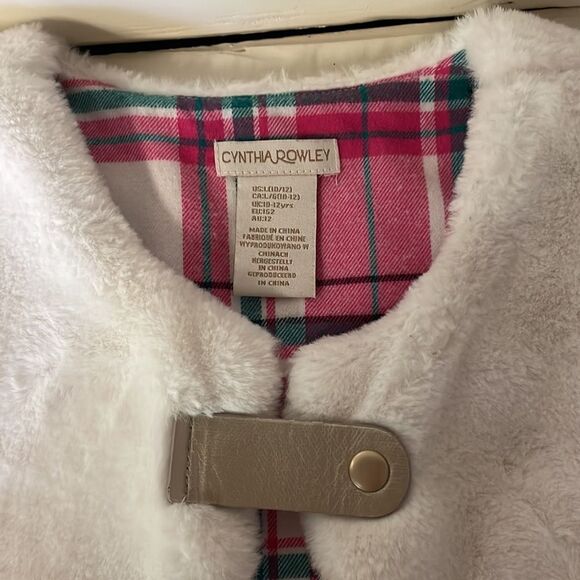 Girl’s 10/12 Cynthia Rowley reversible fuzzy soft white vest w/pink plaid lining - Picture 2 of 10